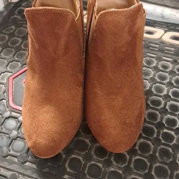 Boots - Picture 2 of 4